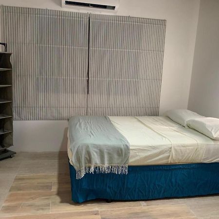 Joebi'S House Walking Distance To Rocky Cay Beach Ideal For Families Or Groups Buenavista  Екстериор снимка
