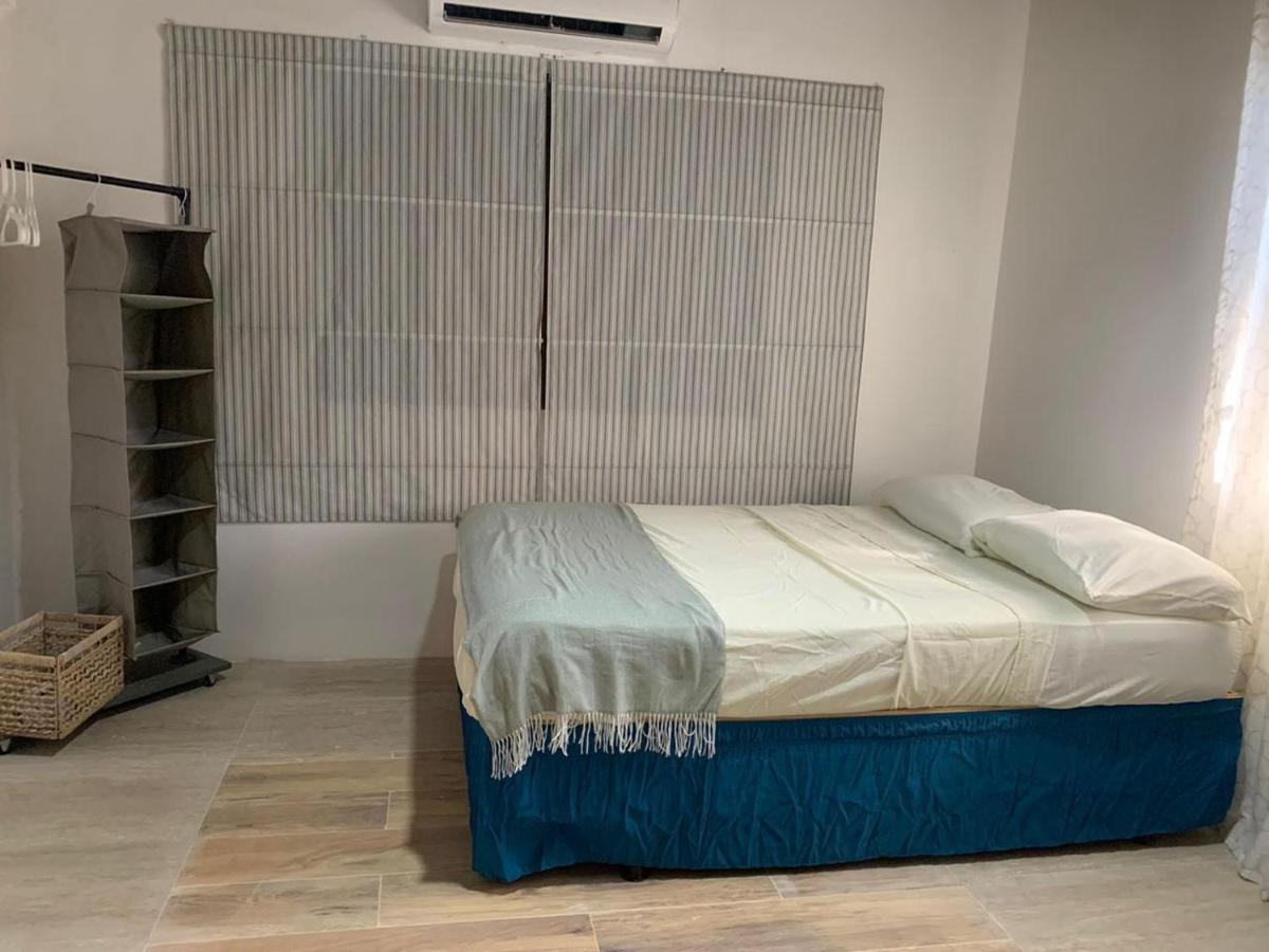 Joebi'S House Walking Distance To Rocky Cay Beach Ideal For Families Or Groups Buenavista  Екстериор снимка